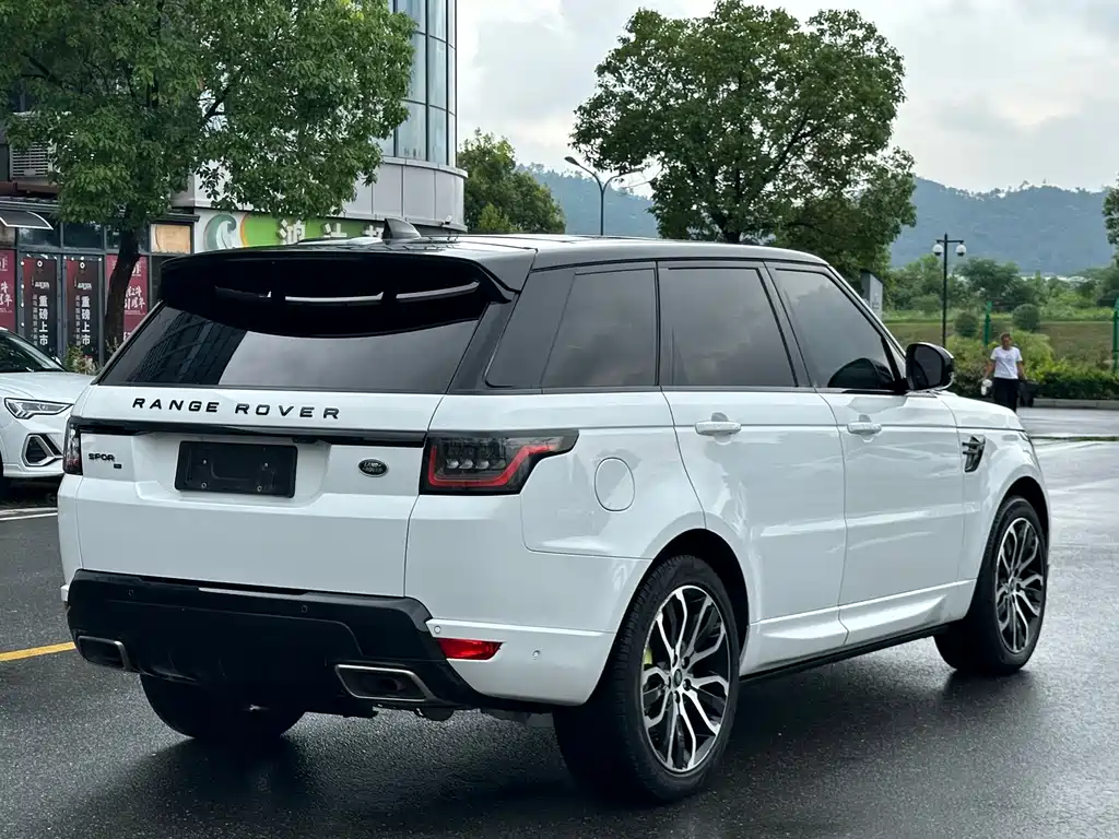 Land Rover Sport 2022