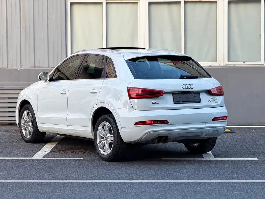 Audi Q3 2016 — фото 15