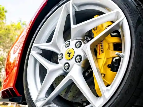 Ferrari F8 2021