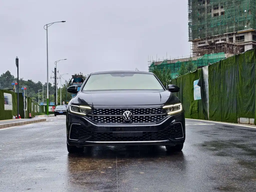 Volkswagen Passat 2022