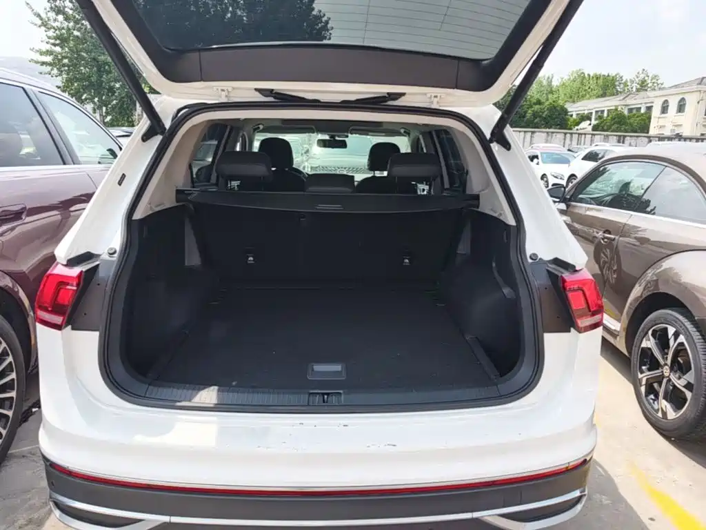 Volkswagen Tiguan L 2022 — фото 19