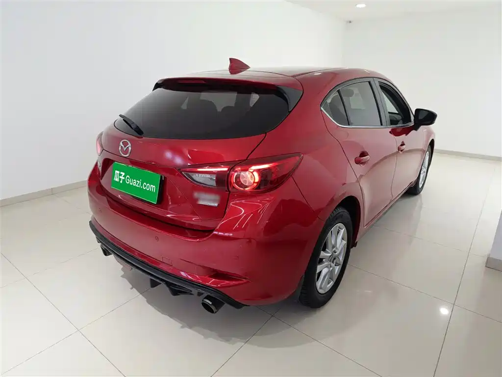 Mazda 3 Axela 2018 — фото 7
