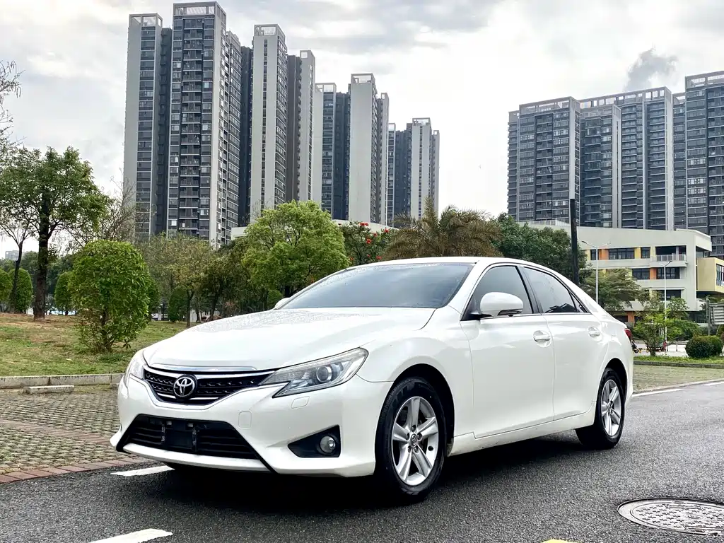 Toyota Reiz 2016