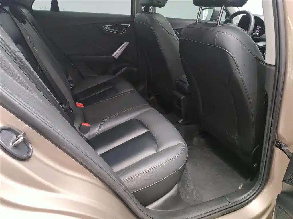 Audi Q2L 2020