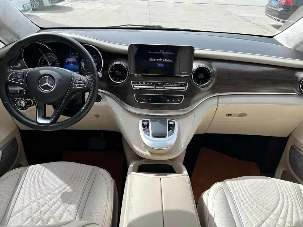Mercedes-Benz V-Class 2022 — фото 7