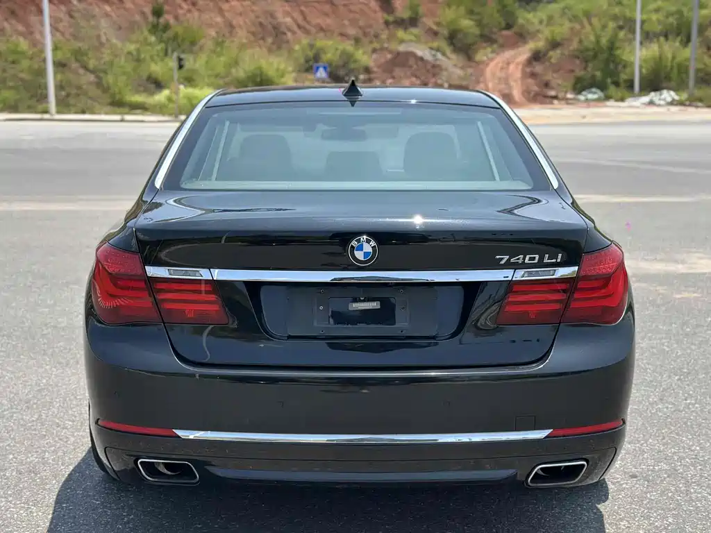 BMW 7 Series 2013 — фото 10