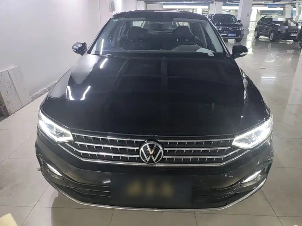 Volkswagen Magotan 2025