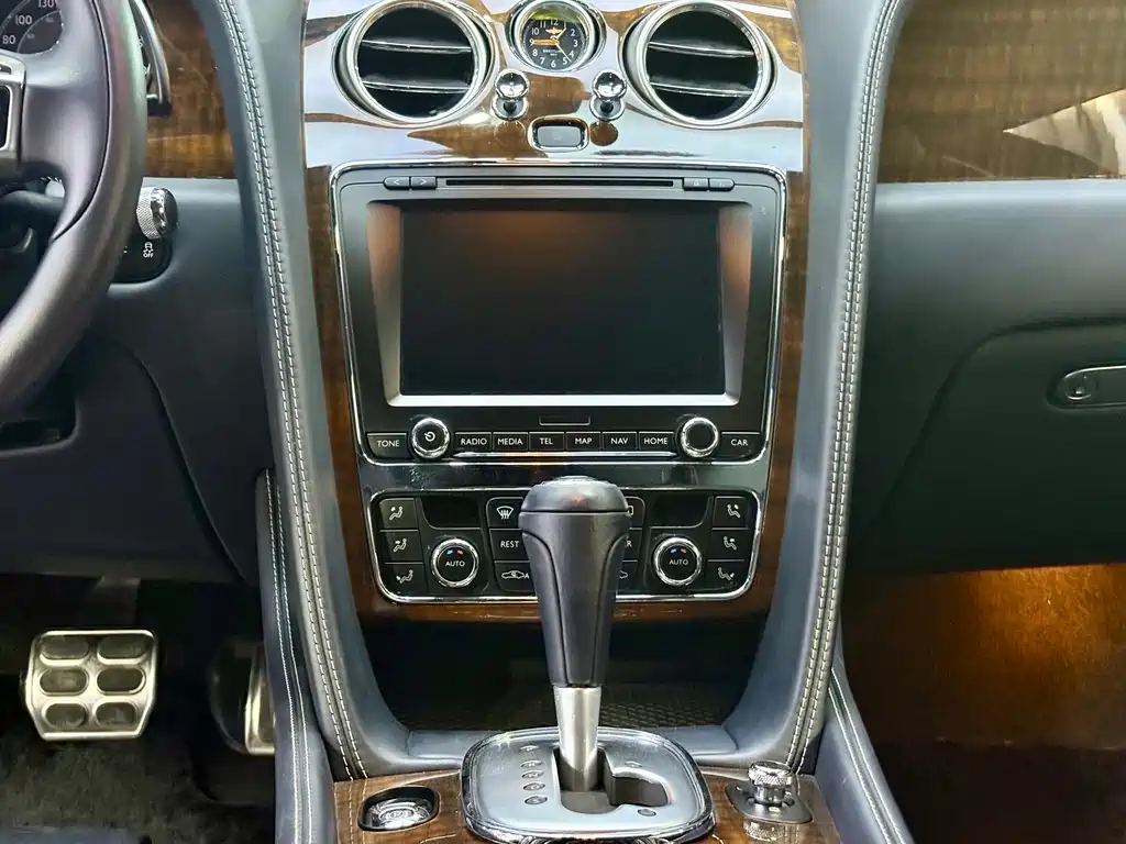 Bentley Continental 2013 — фото 11