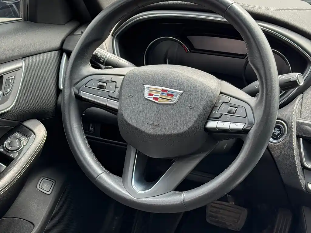 Cadillac CT5 2022 — фото 17