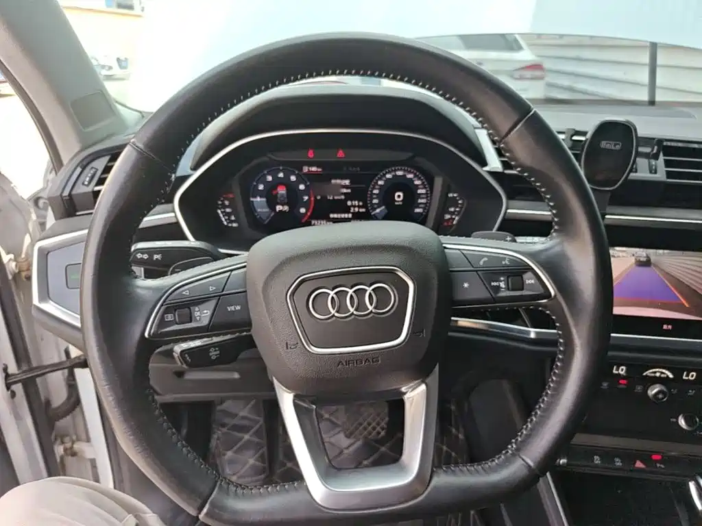 Audi Q3 2020 — фото 11