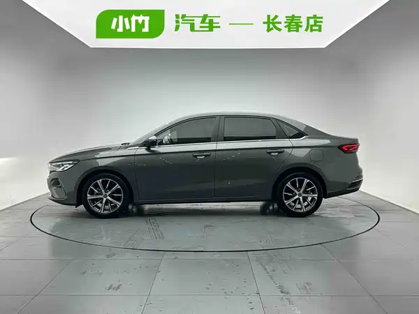 Geely Emgrand 2022