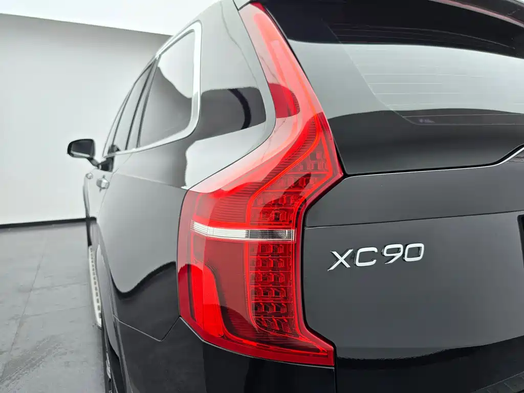 Volvo XC90 2020 — фото 9