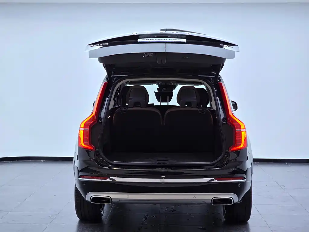 Volvo XC90 2020 — фото 29
