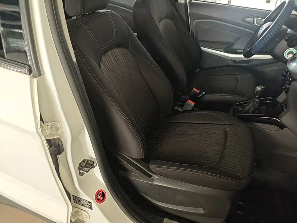 Ford EcoSport 2015 — фото 25