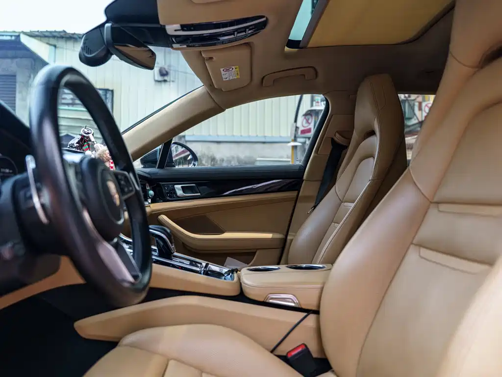 Porsche Panamera 2018 — фото 13