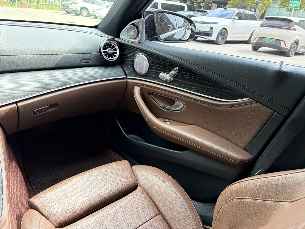 Mercedes-Benz E-Class 2021 — фото 11