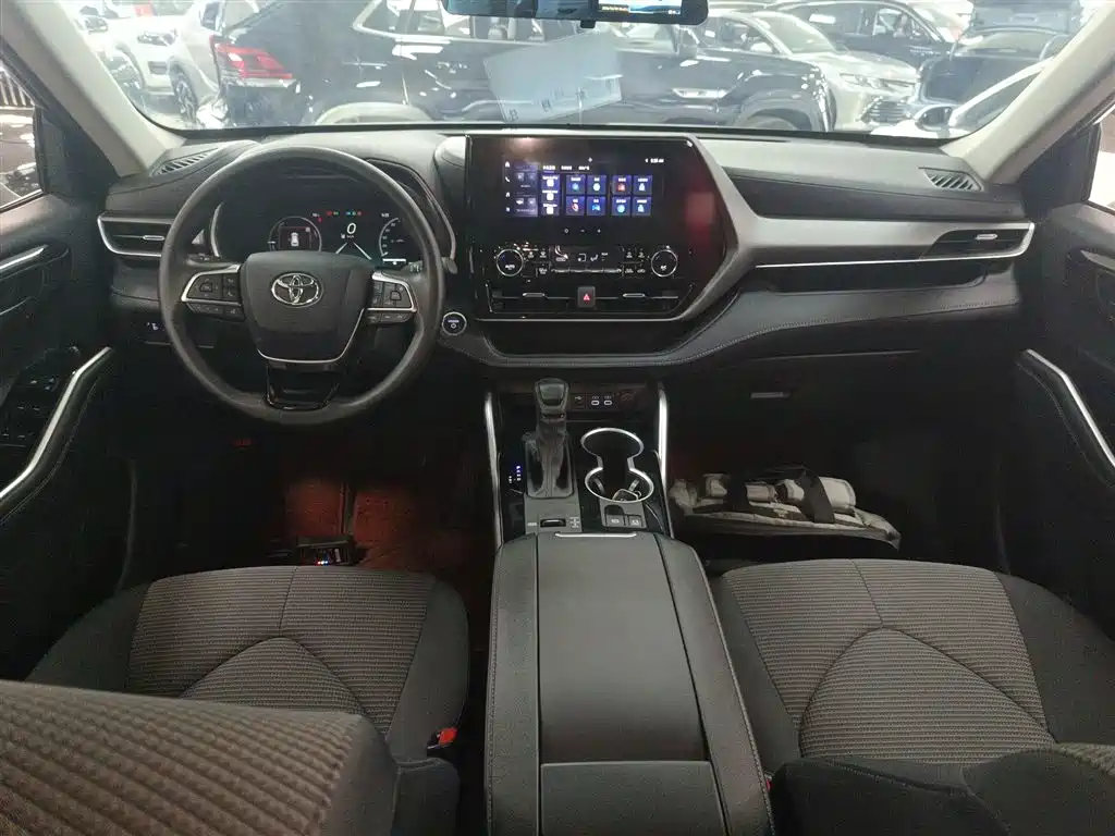 Toyota Highlander 2025 — фото 10