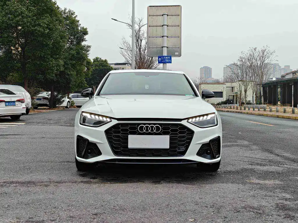 Audi A4L 2023 — фото 2