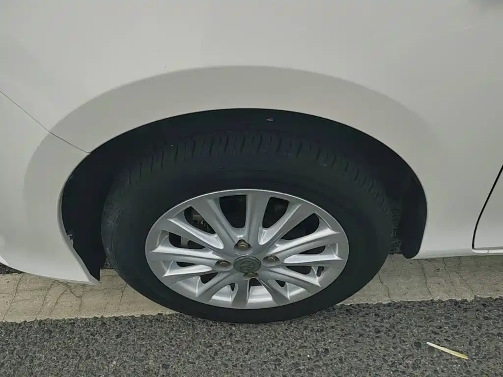 Toyota Yaris L 2017 — фото 23