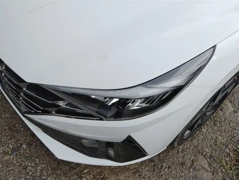 Hyundai Elantra 2022