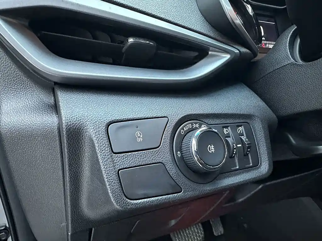Chevrolet Orlando 2023 — фото 13