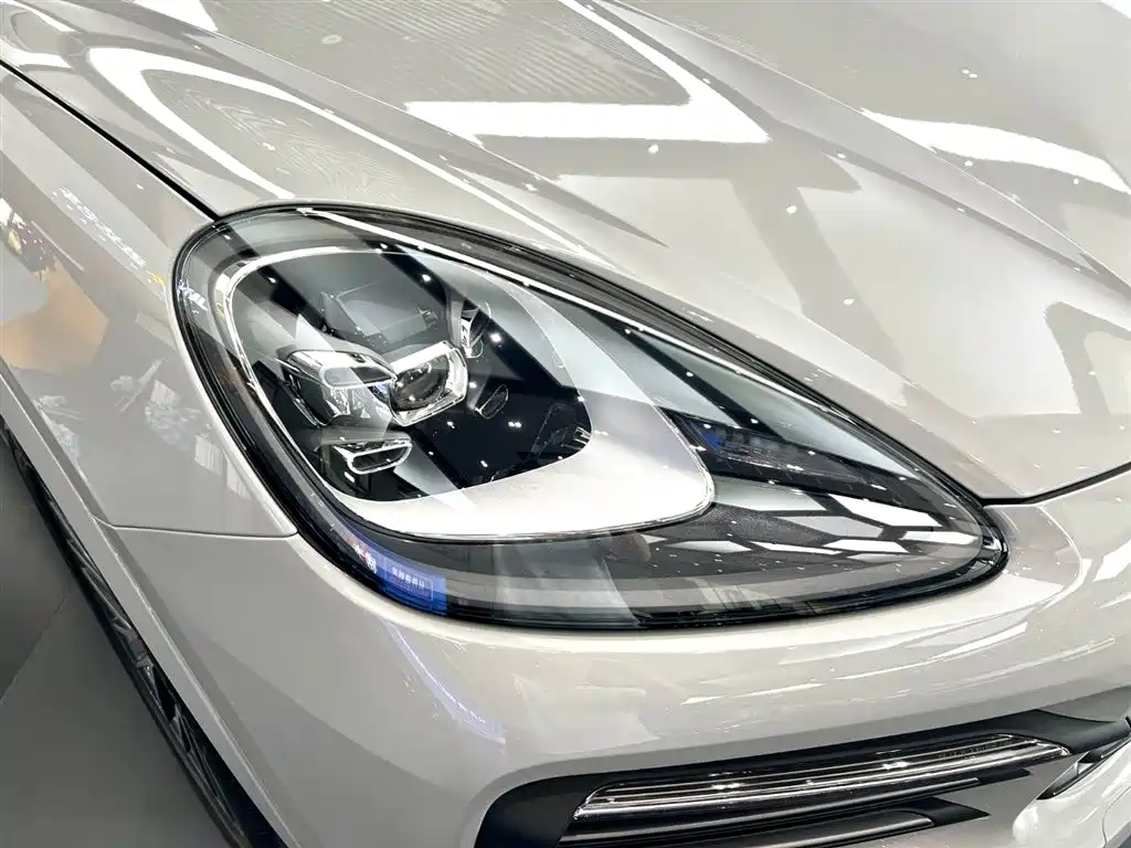 Porsche Cayenne 2023
