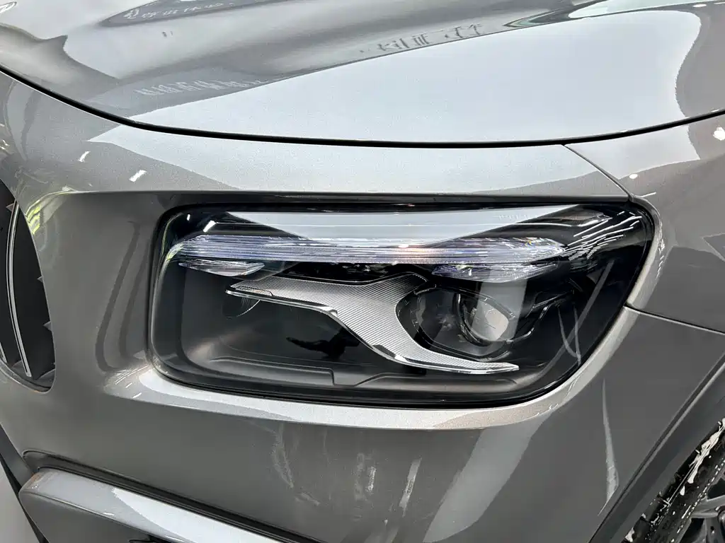 Mercedes-Benz GLB AMG 2026 — фото 16