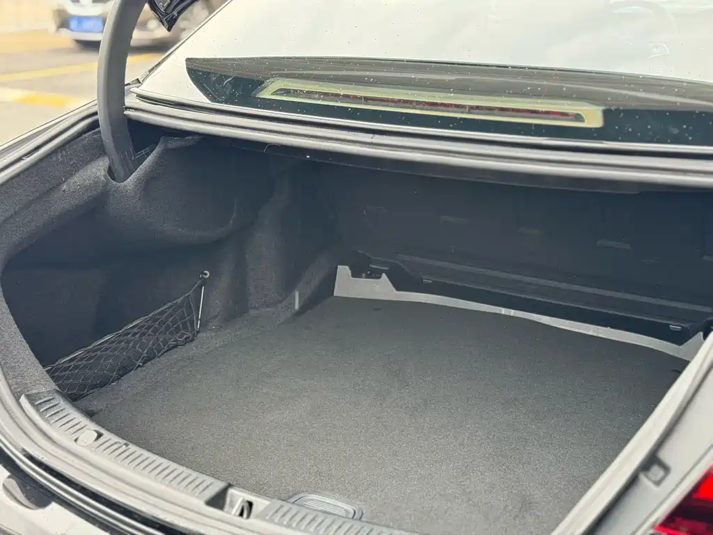 Mercedes-Benz E-Class 2023 — фото 39