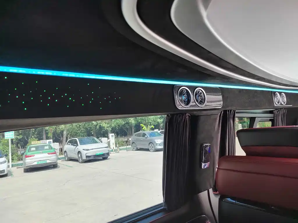 Mercedes-Benz Vito 2023 — фото 17