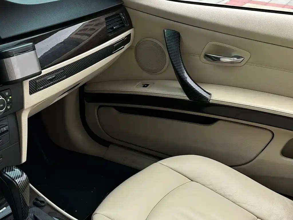 BMW 3 Series 2010 — фото 18