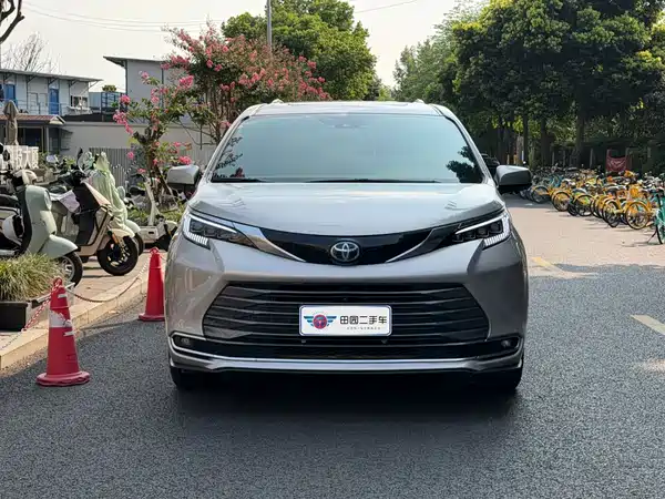 Toyota Sienna 2022