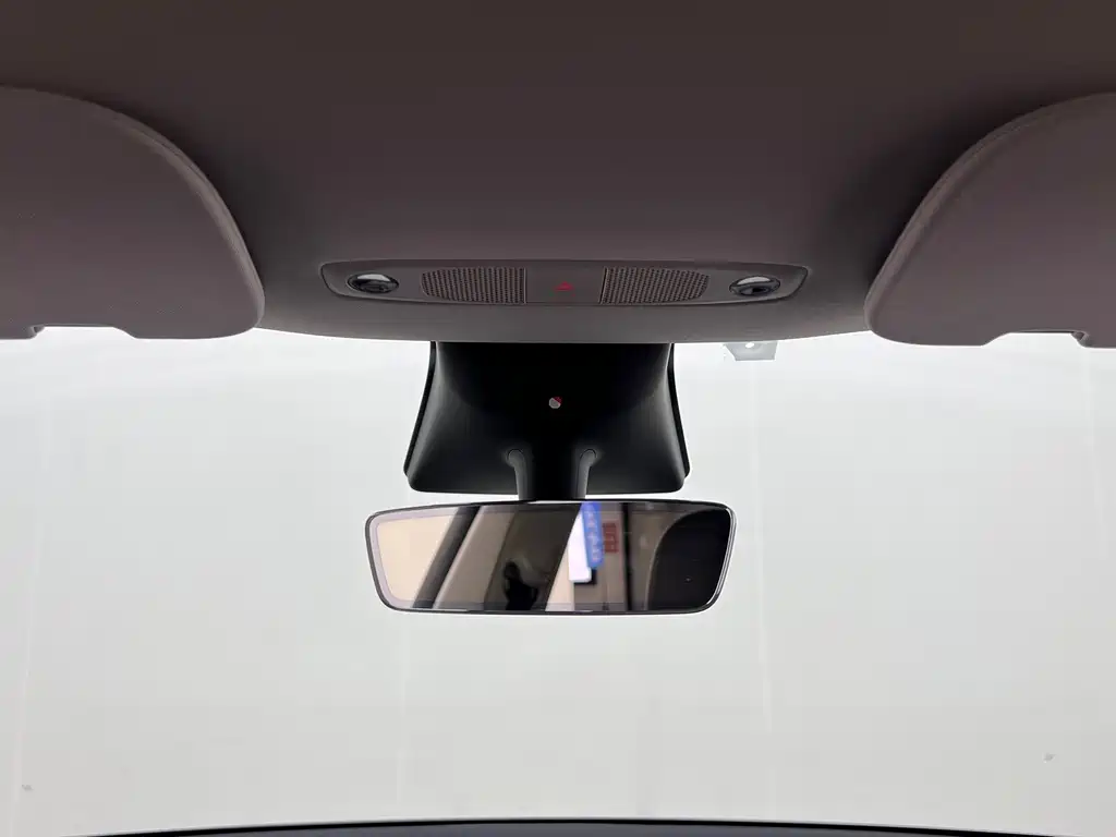 Tesla Model Y 2023 — фото 25