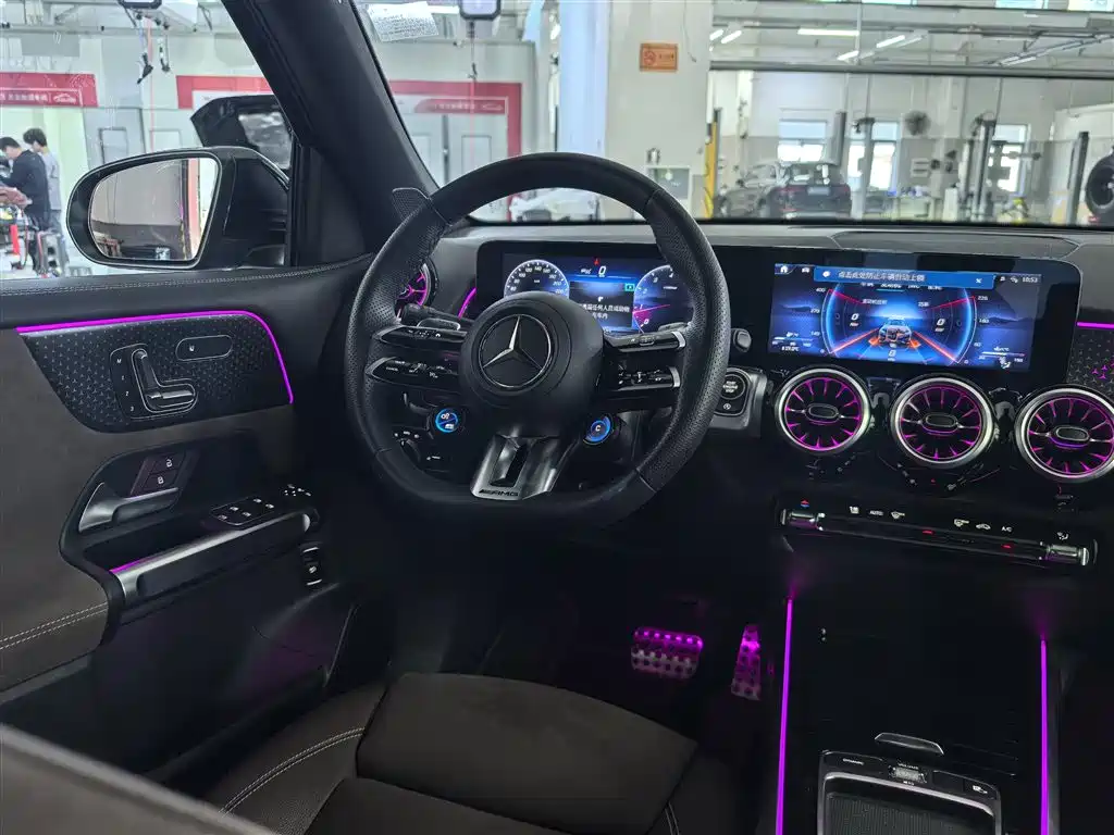 Mercedes-Benz GLB AMG 2025 — фото 23