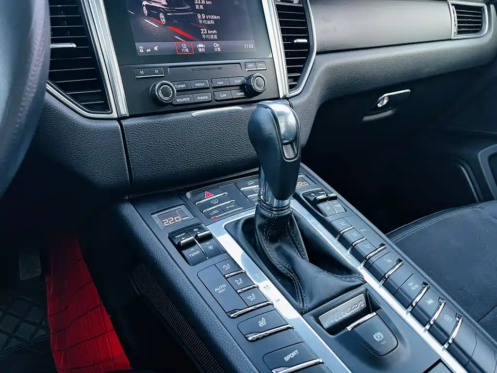 Porsche Macan 2018 — фото 12