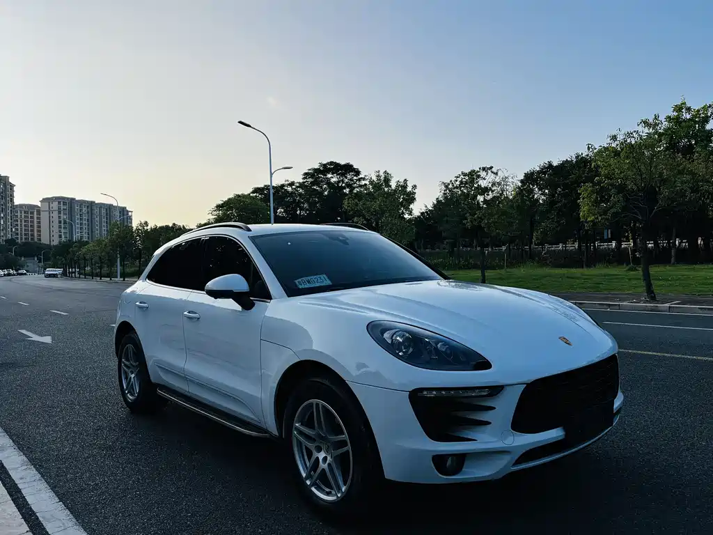 Porsche Macan 2018 — фото 19
