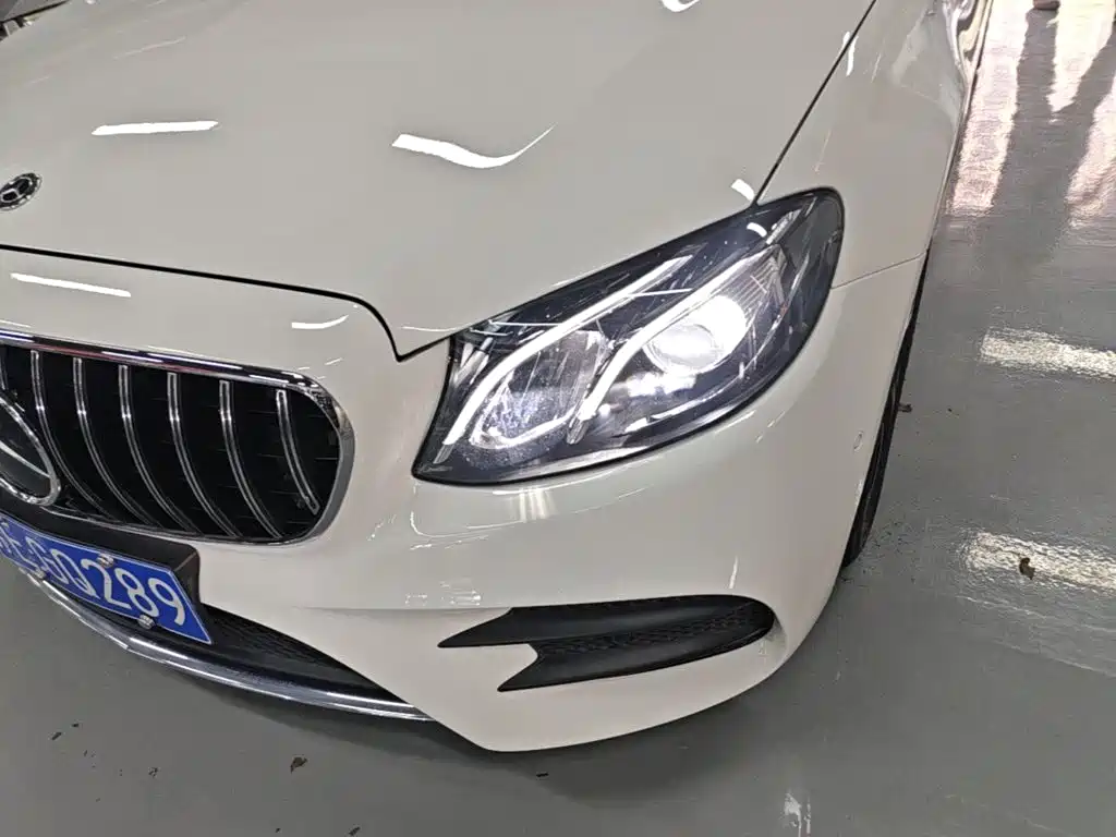 Mercedes-Benz E-Class 2018 — фото 18