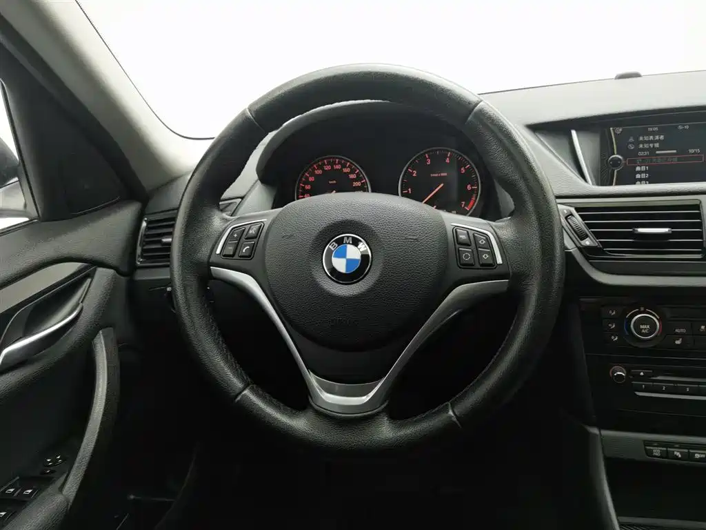 BMW X1 2016 — фото 11