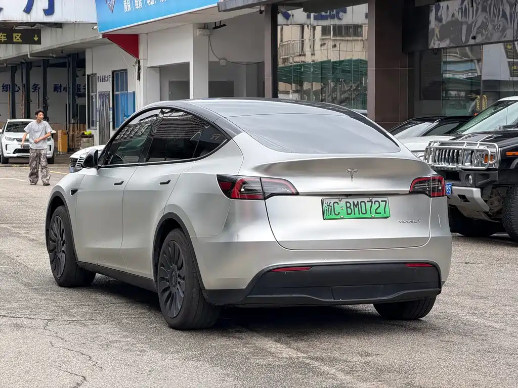 Tesla Model Y 2022 — фото 11