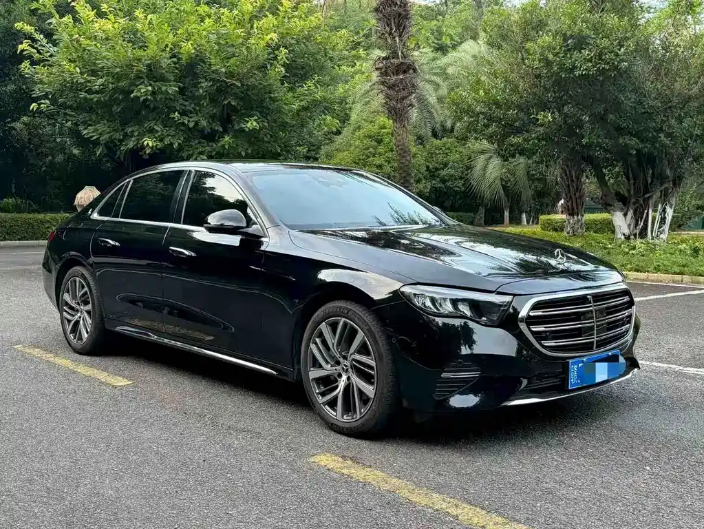 Mercedes-Benz E-Class 2025 — фото 3