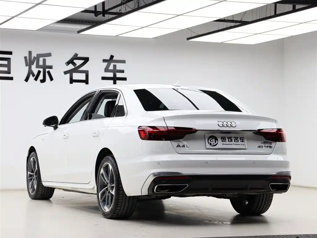 Audi A4L 2023 — фото 23