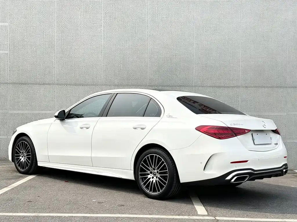 Mercedes-Benz C-Class 2024