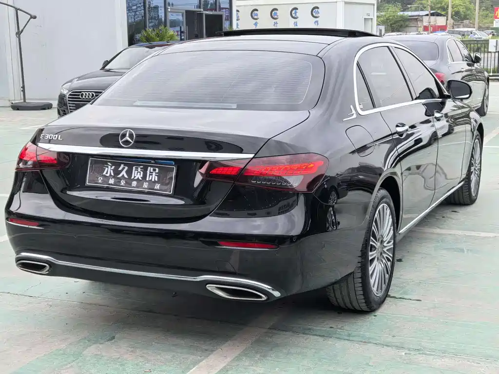 Mercedes-Benz E-Class 2023 — фото 24
