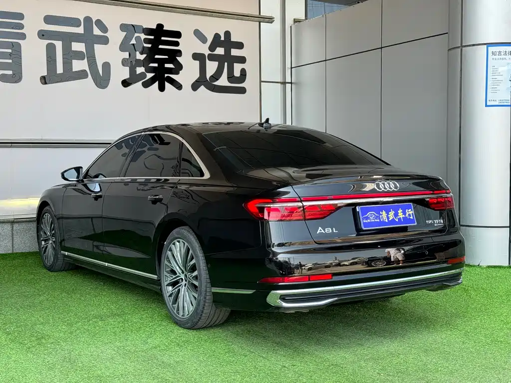 Audi A8 2022 — фото 16