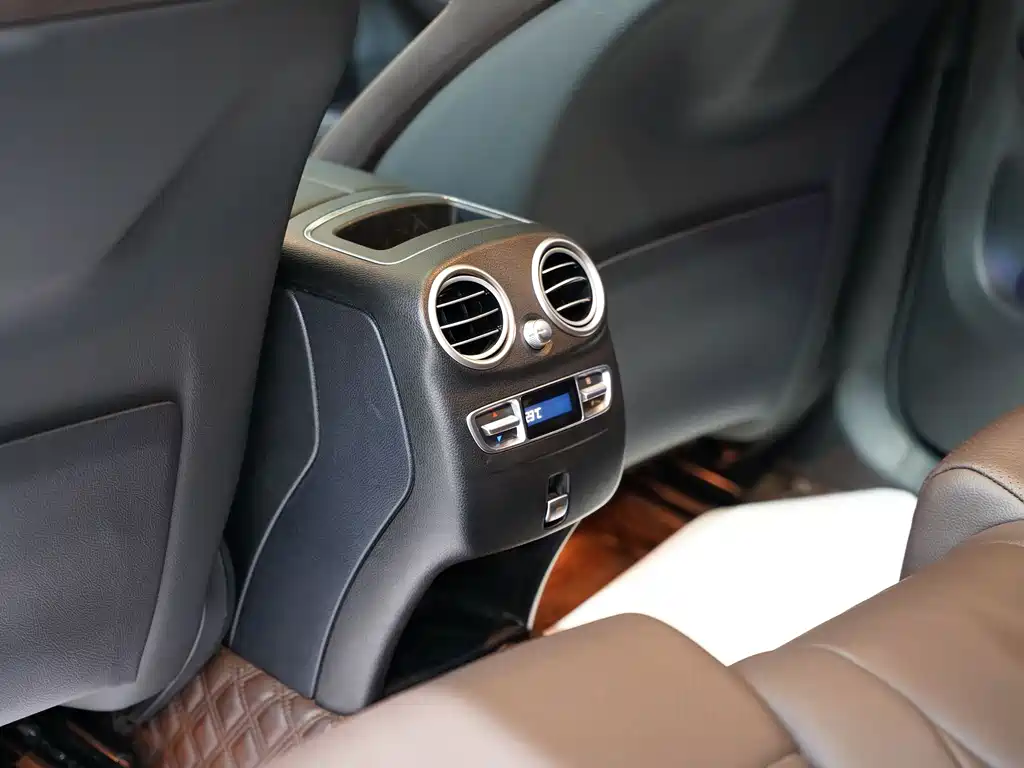 Mercedes-Benz GLC 2022 — фото 16