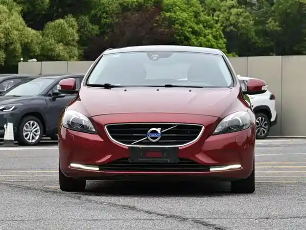 Volvo V40 2014
