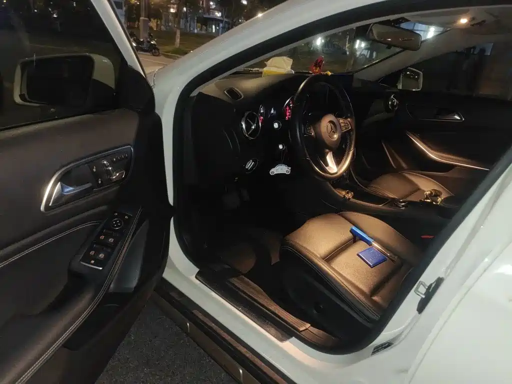 Mercedes-Benz GLA 2018 — фото 13