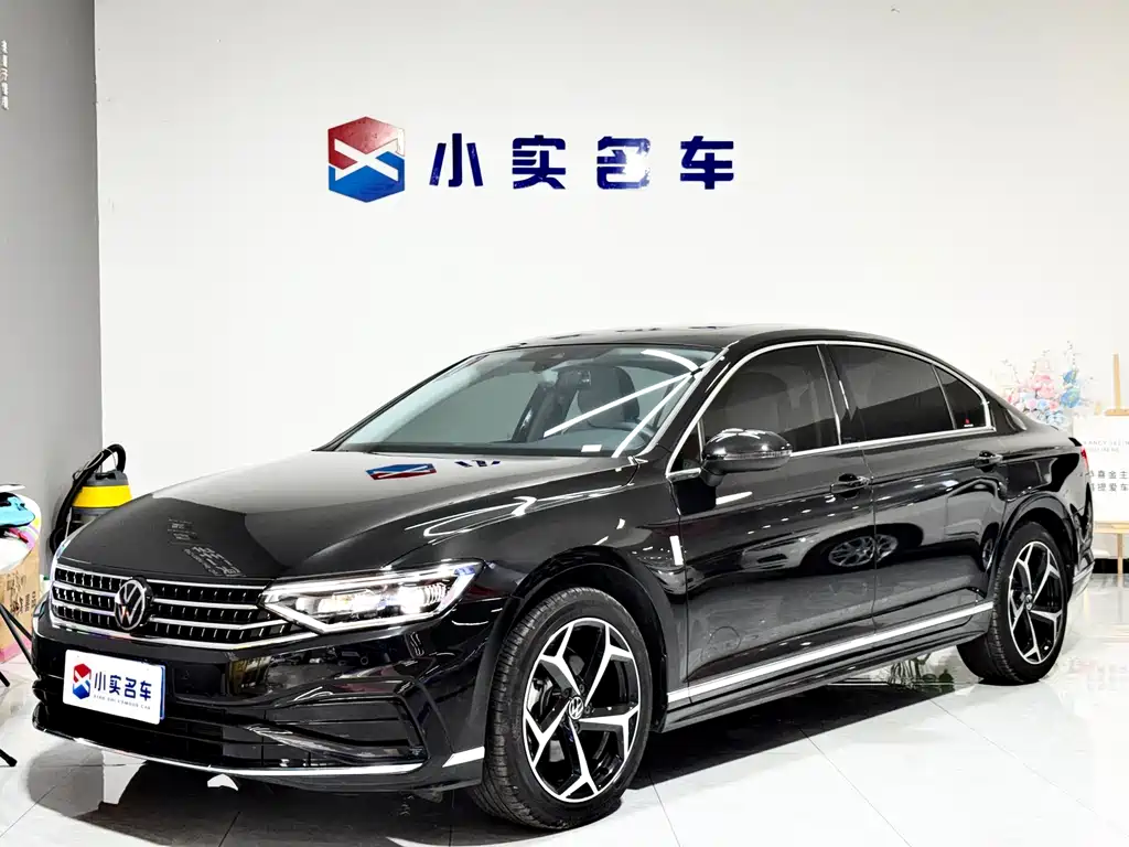 Volkswagen Magotan 2025