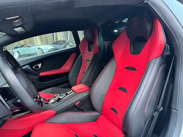 Lamborghini Huracan 2021