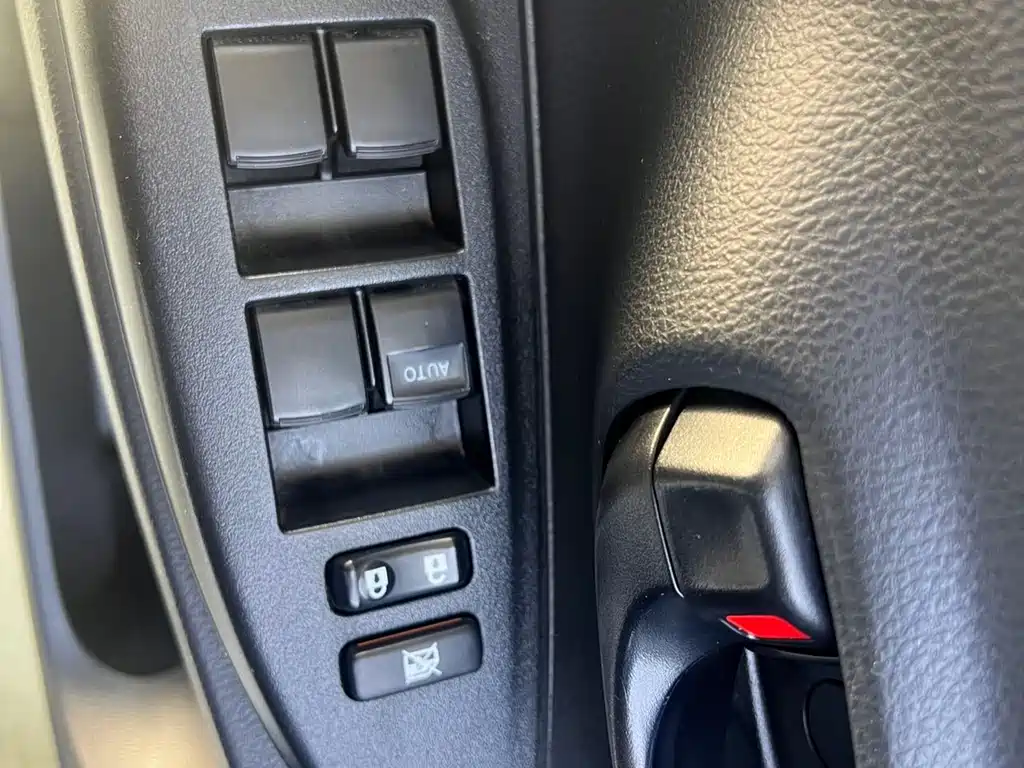 Toyota Yaris L 2022 — фото 14