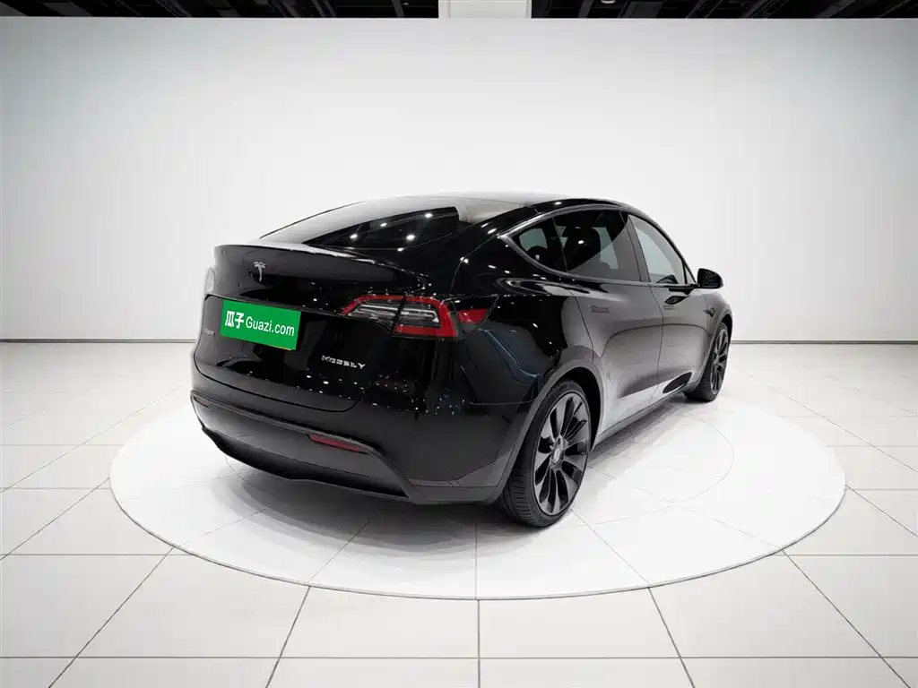 Tesla Model Y 2022 — фото 7